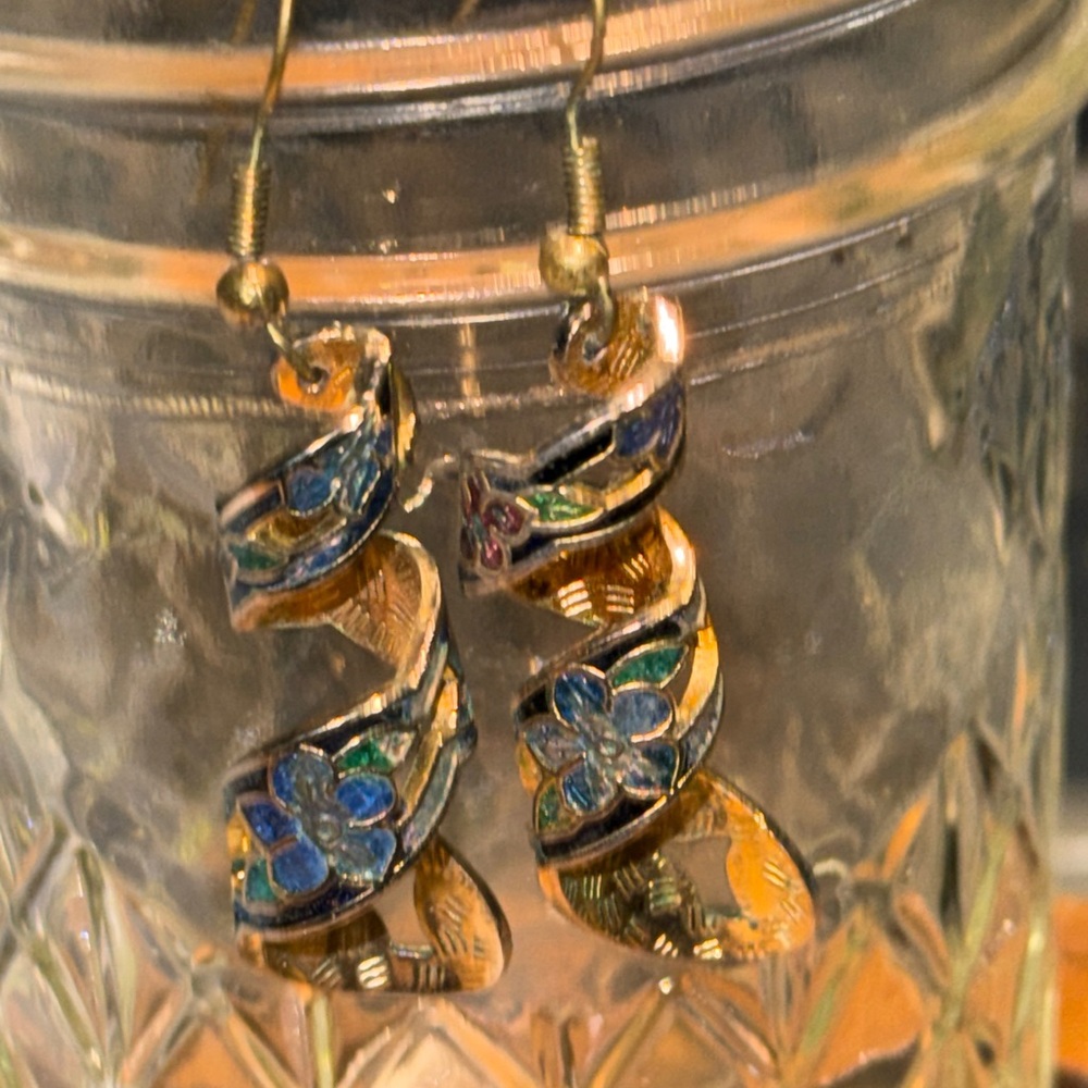 Vintage Colorful Gold and Floral Spiral Earrings - Picture 6 of 6